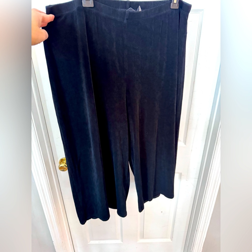 Chico’s travelers knee length black pants